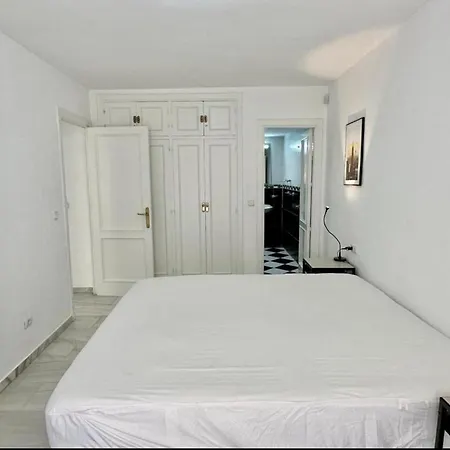 Dona Sofia Frente Al Mar フエンヒロラ